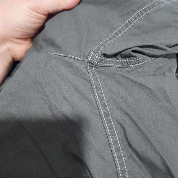 Columbia Gray Cargo Shorts in Size 14 - Picture 10 of 10